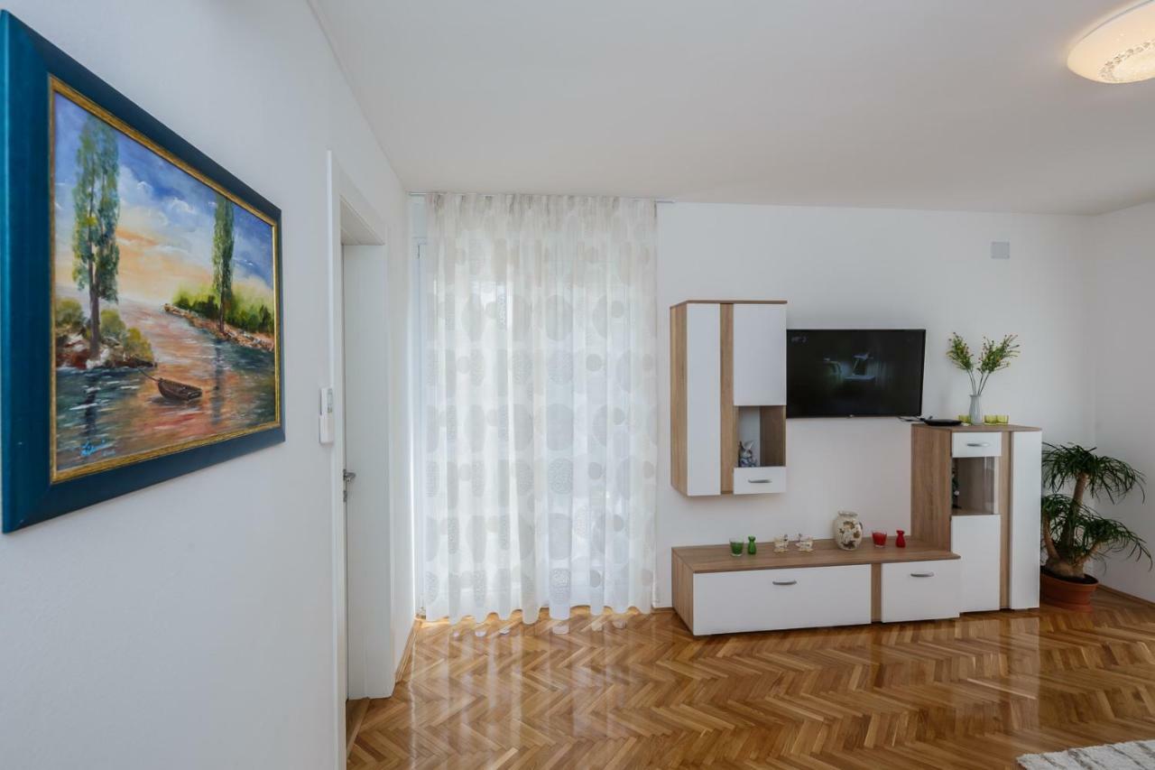 Apartment Bambi Spalato Esterno foto
