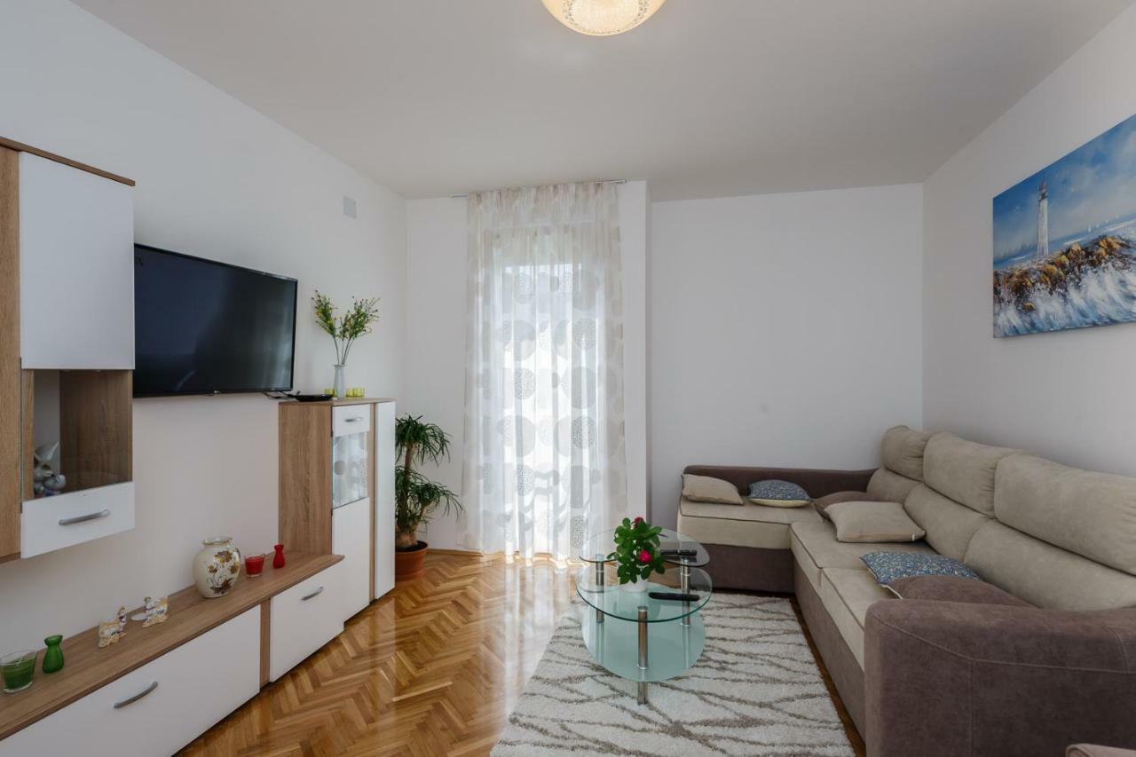 Apartment Bambi Spalato Esterno foto